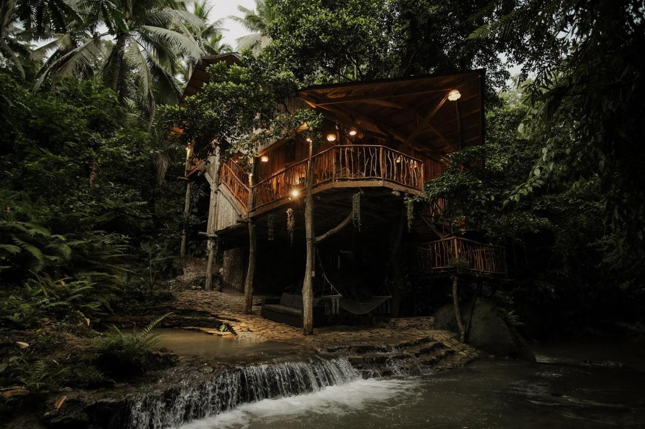 Вілла Treehouse De Valentine Balamban Екстер'єр фото